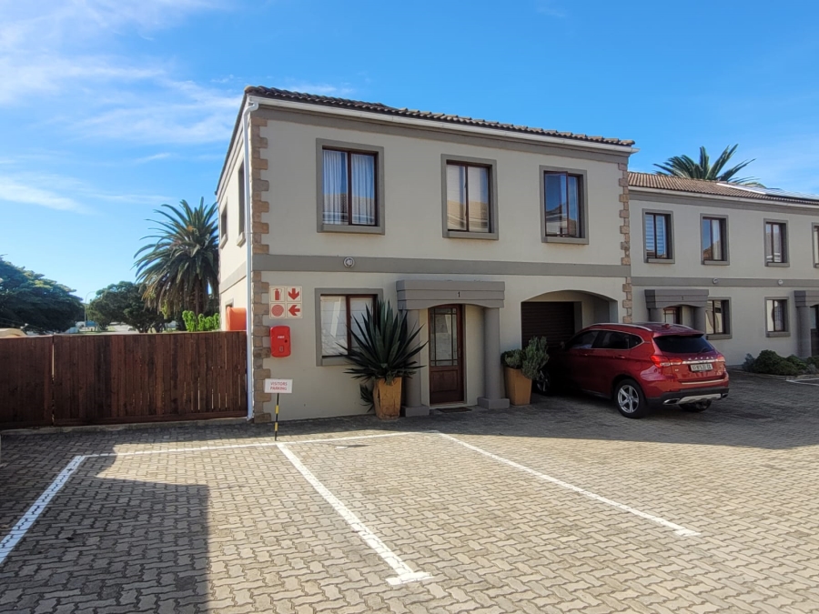 To Let 3 Bedroom Property for Rent in Paradise Beach Eastern Cape